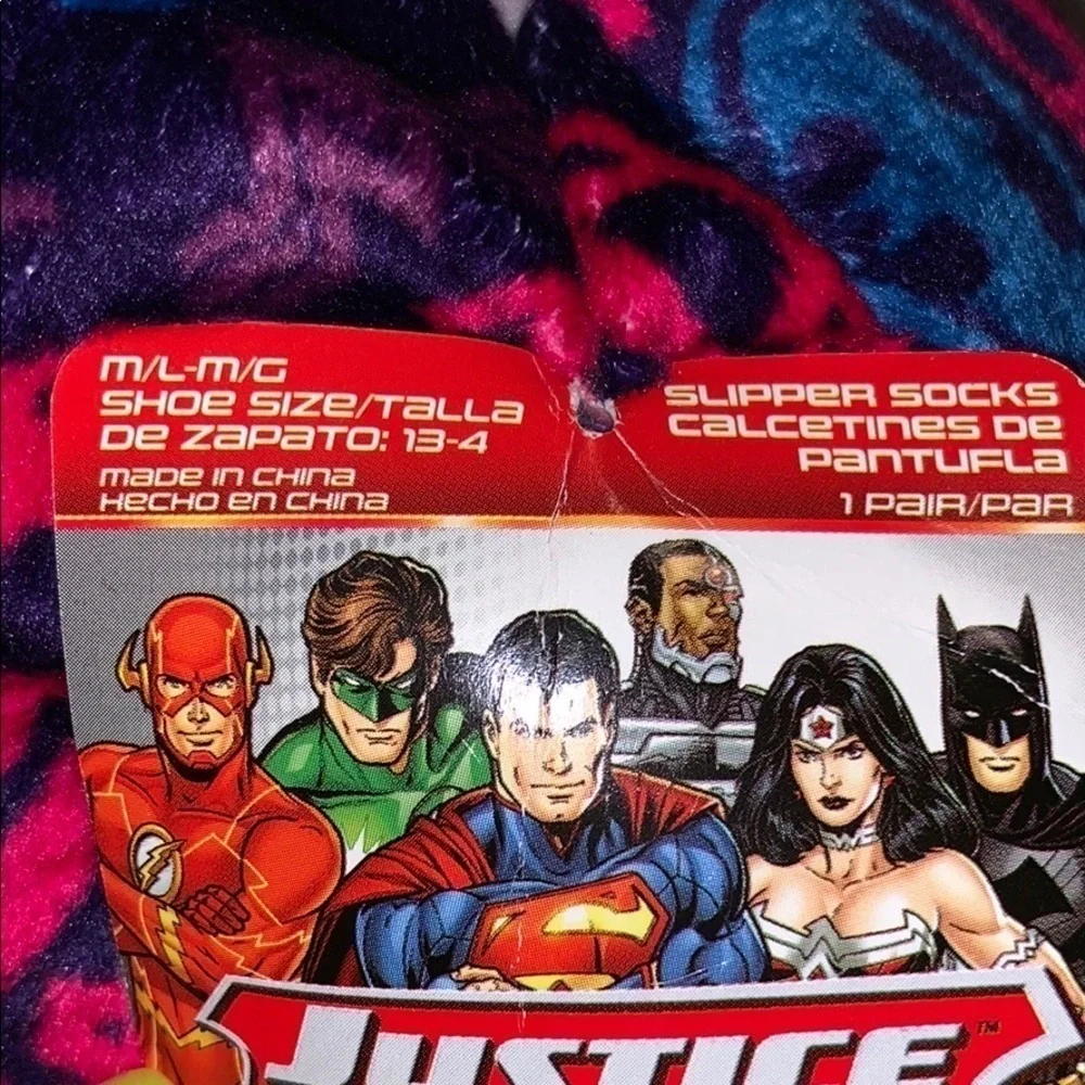 NWT Justice League Kids slippers size - M/L 13-4